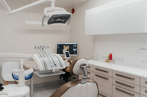 Hambaimplantaadi paigaldus All-on-4